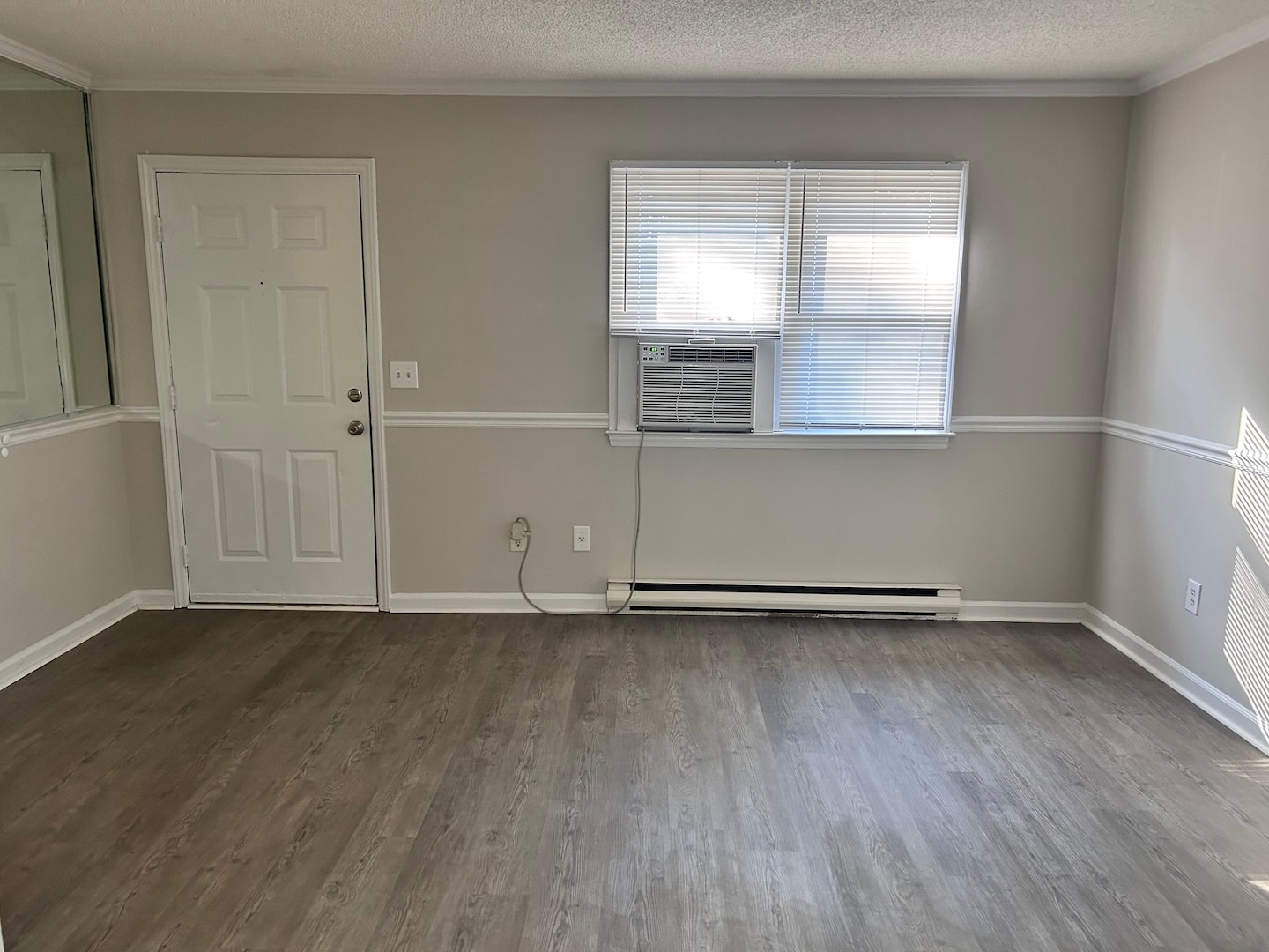 Building Photo - 2204 Delta Pl