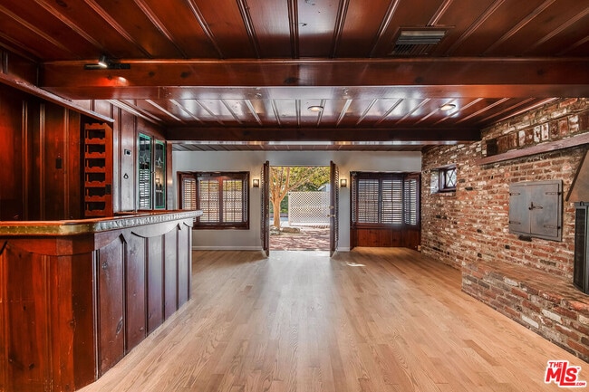 Building Photo - 4649 Sancola Ave