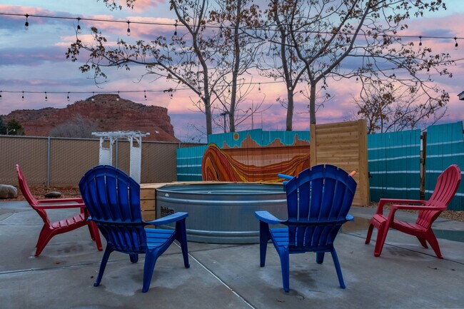 Building Photo - 170 E 100 N