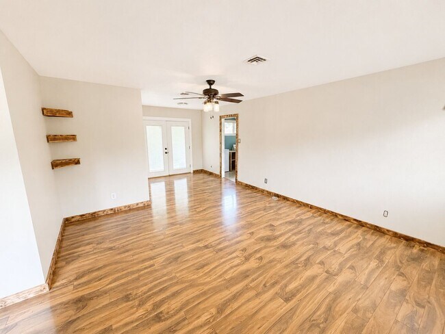 Building Photo - South Bossier Beauty!