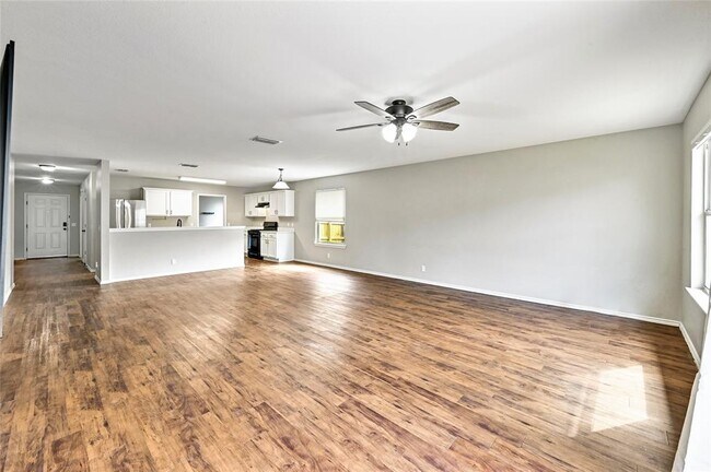 Building Photo - 6813 Sabrina Dr