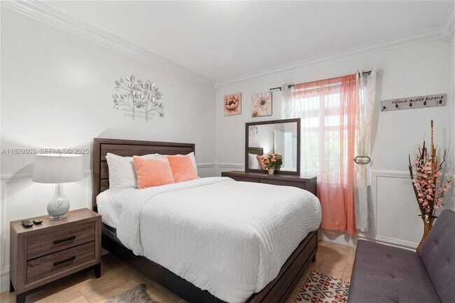 Building Photo - 16601 SW 87th Ct