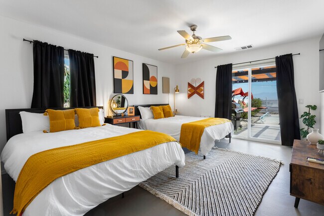 Building Photo - Hilltop Hideaway