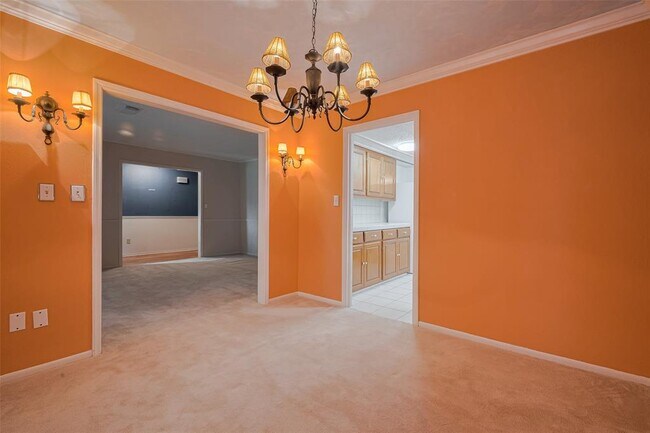Building Photo - 15222 Torry Pines Rd