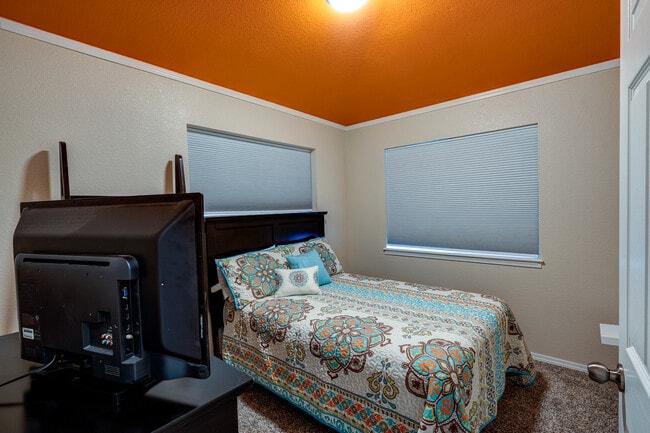 Building Photo - 4759 Iron Horse Villas Point