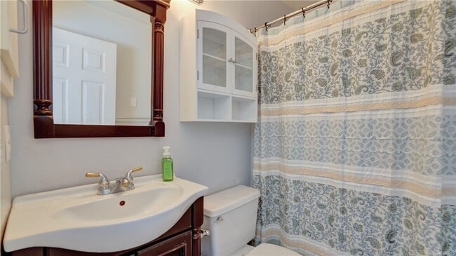 Building Photo - 2bd/2.5ba Kenmore Townhome