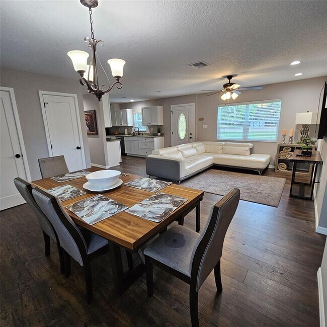 Building Photo - 3148 Boggy Terrace Dr