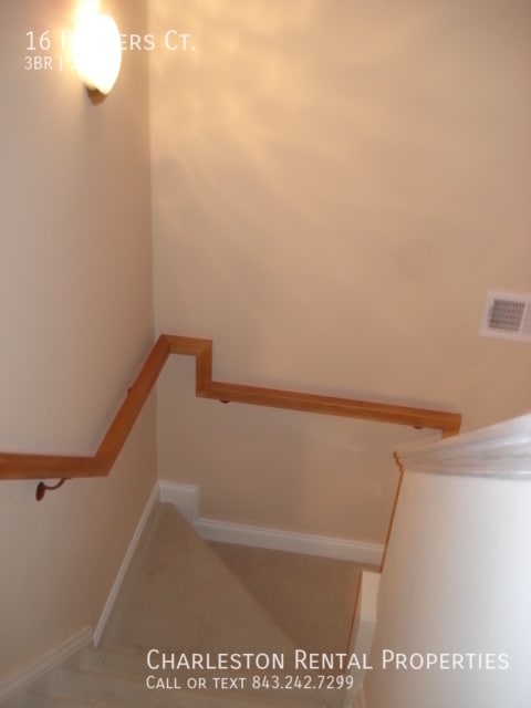 Building Photo - 16 Porters Ct