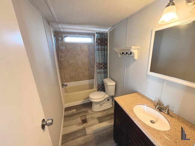 Building Photo - Cypress