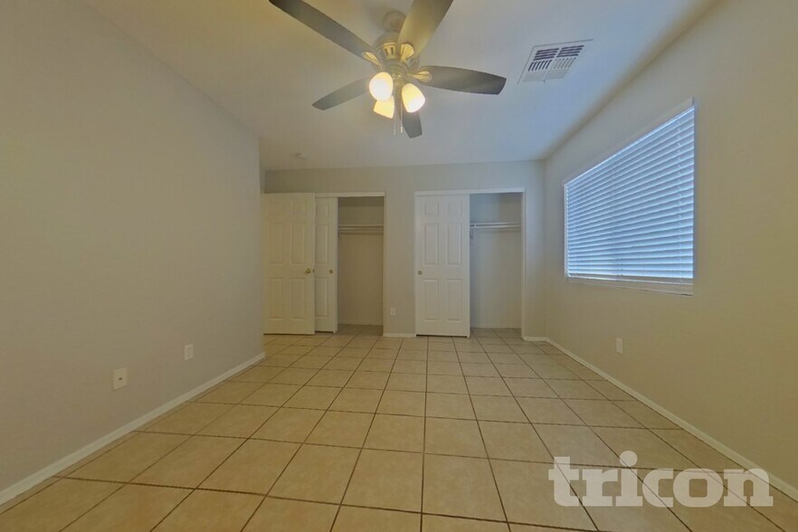 Building Photo - 22371 W Solano Dr