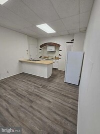 Building Photo - 41 W Temple Ave