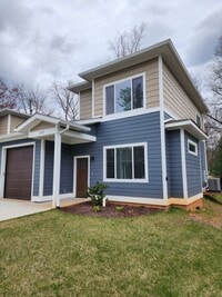 Building Photo - Black Mountain Rental!