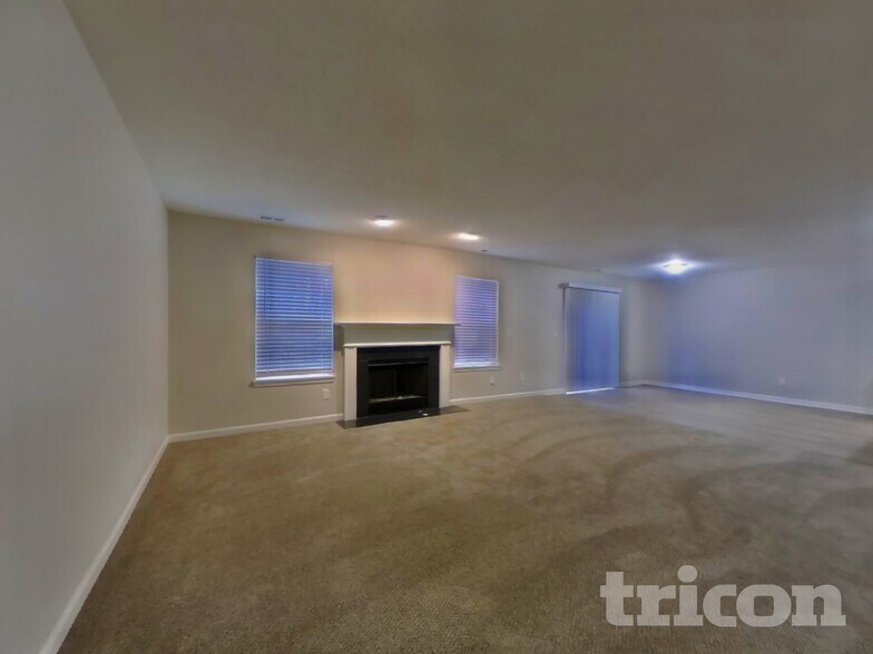 Building Photo - 594 Sun Ridge Blvd