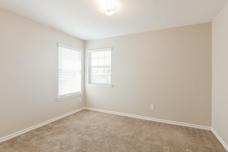 Building Photo - 19811 Lindenwick Ct