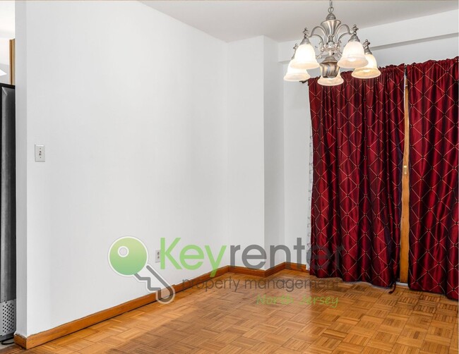 Building Photo - Spacious 2BR / 2.5BA Home with Huge Deck, Private Yard & Parking for 6