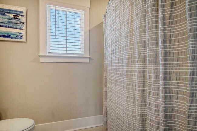 Building Photo - Refined Living in Midtown Nexton