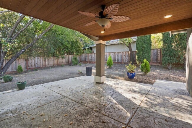 Building Photo - 2081 Buttner Rd