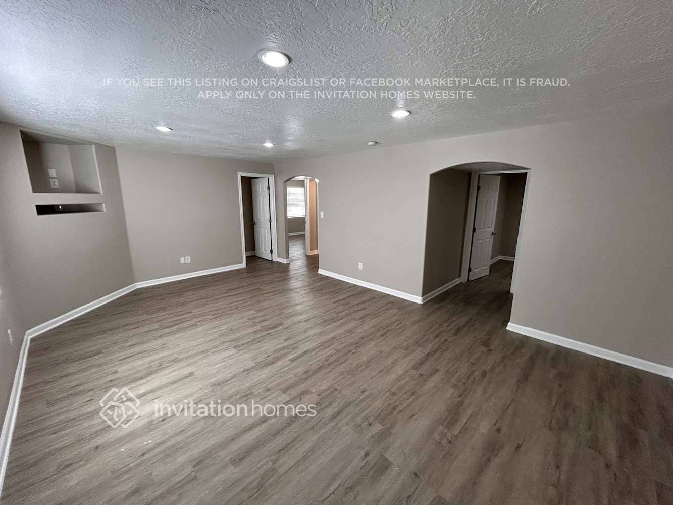 Building Photo - 4581 W Mina Deoro Dr