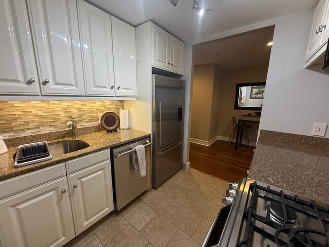 Building Photo - 3 Avery St