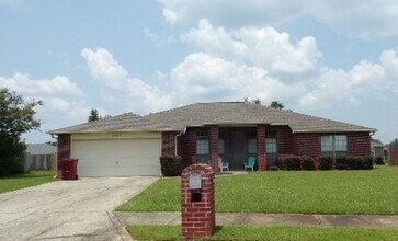 Building Photo - Spacious 4 Bed/3 Bath - Pace Mill Creek