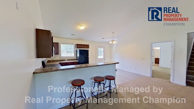 Building Photo - 3 BD/ 2.5 BA Home with Bonus Room, Attache...