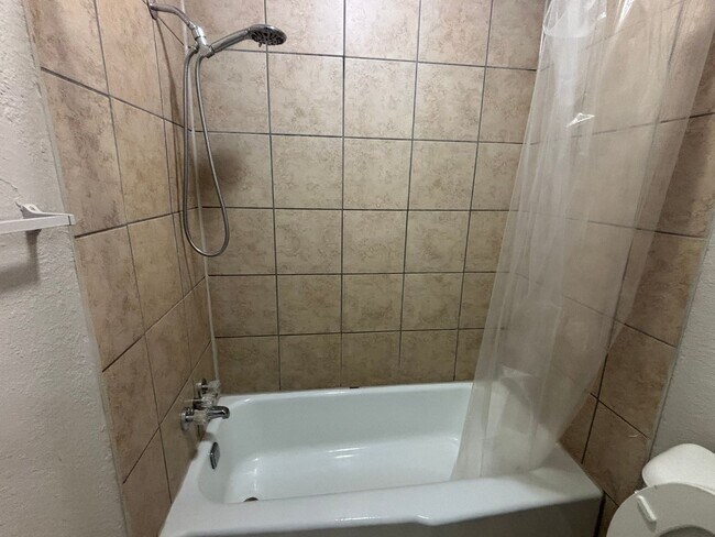 Building Photo - 2 Bedroom, 1.5 Bathroom 1st Floor Condo wi...