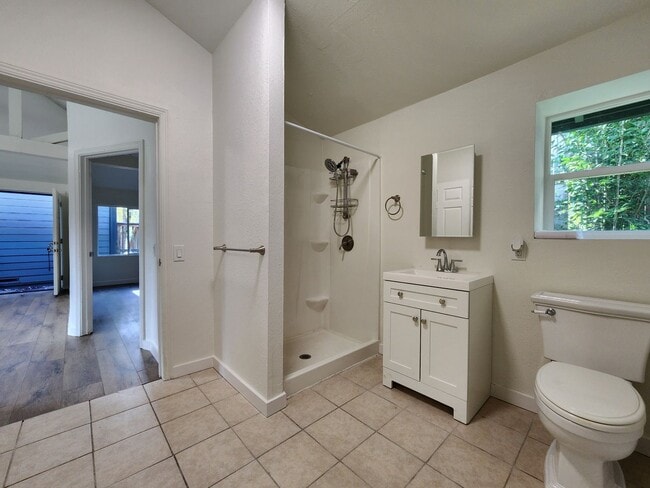 Building Photo - 715 Boyes Blvd