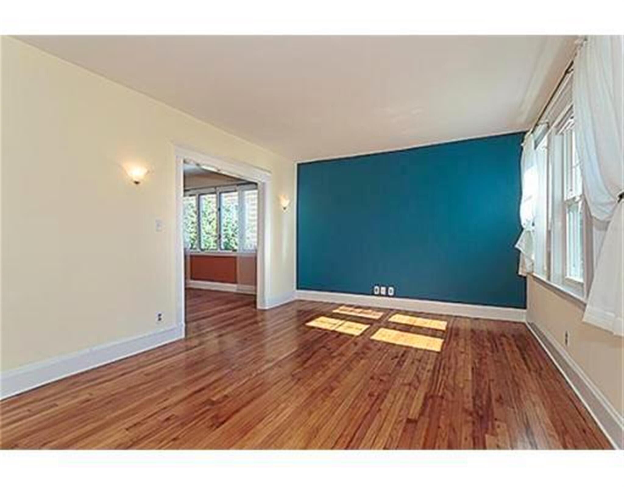 Building Photo - 67 Fairfax St