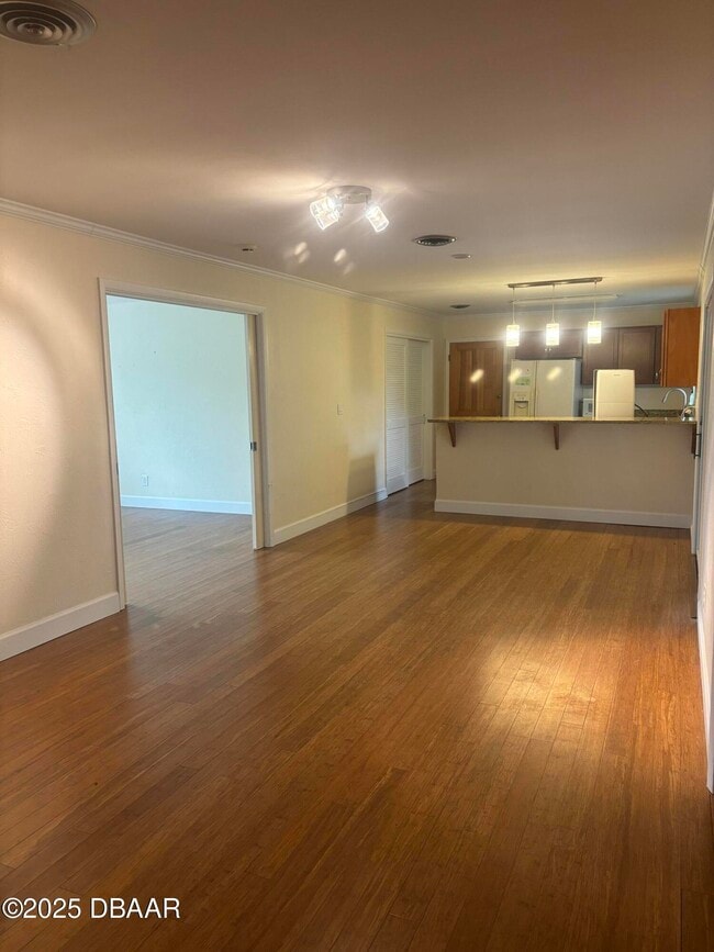 Building Photo - 19 Capri Cir