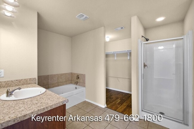 Building Photo - Move-In Ready 4 Bedroom with Gorgeous Natural Light & Spacious Yard in Centerton