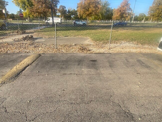 Building Photo - 3553 N Neenah Ave