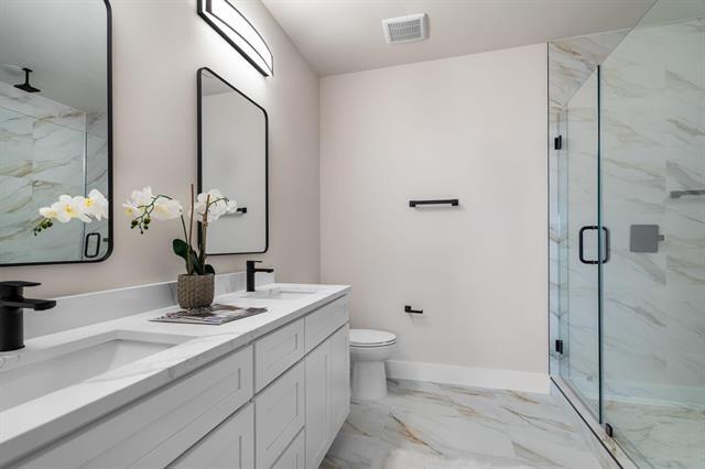 Building Photo - 2340 Alsiddiq Dr