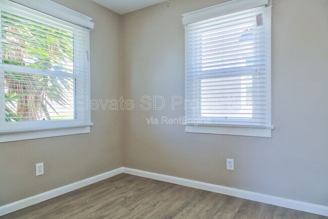 Building Photo - 290 2nd Ave