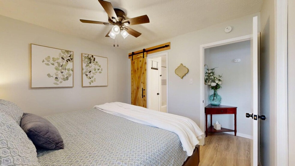 Building Photo - 608 Navarro Dr