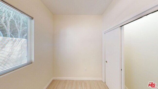 Building Photo - 7252 Glade Ave