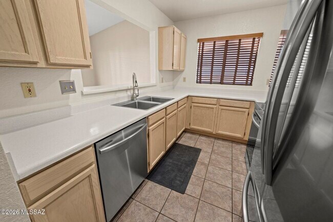 Building Photo - 3067 W Country Hill Dr