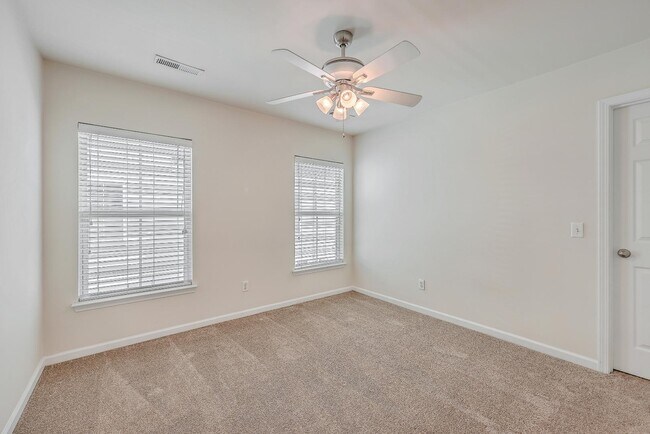 Building Photo - 230 Cameron St