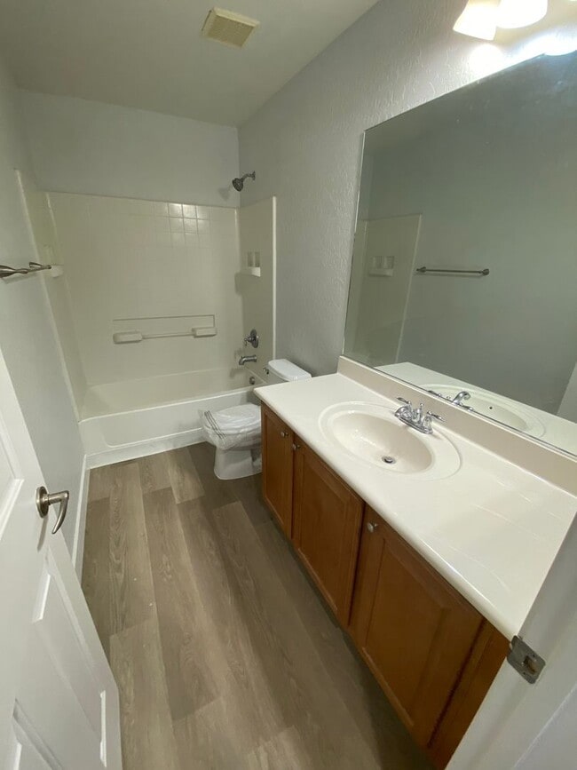 Building Photo - 3 bed/2.5 bath home located in North Las Vegas
