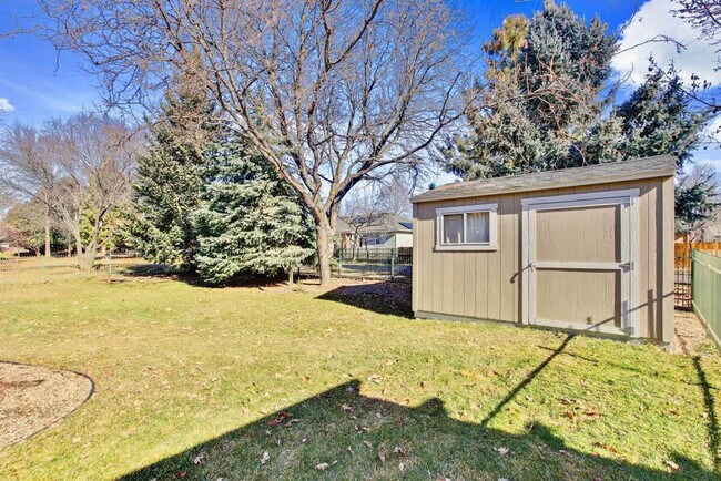 Building Photo - 14498 W Sedona Dr