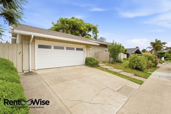 Building Photo - 536 W Hillsdale Blvd