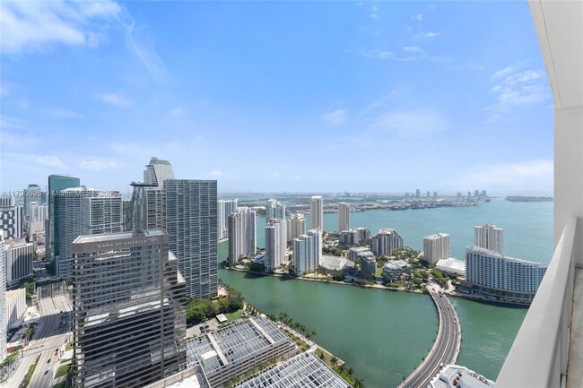 Building Photo - 950 Brickell Bay Dr