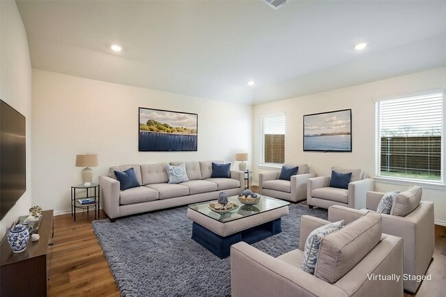 Building Photo - 1324 Stuarts Frst Dr