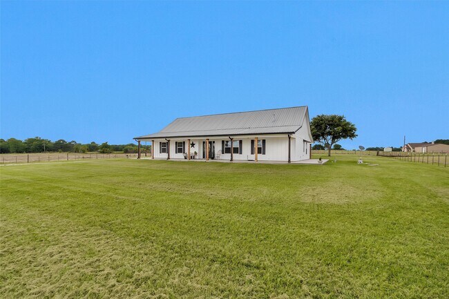 Building Photo - 7581 County Rd 333