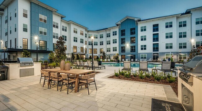 Building Photo - 435 Encore Way