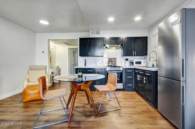 Building Photo - 3737 E Turney Ave