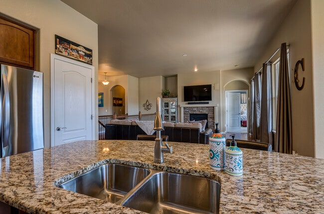 Building Photo - 7868 Renegade Hill Dr