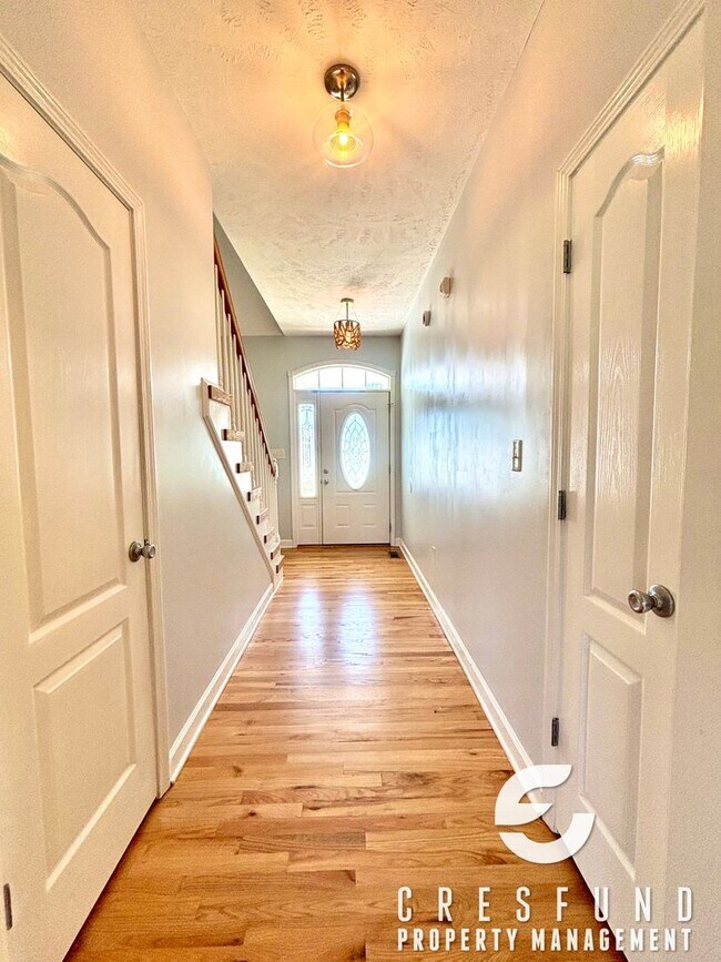 Building Photo - CHARMING 3 BEDROOM READY FOR MOVE IN TODAY!
