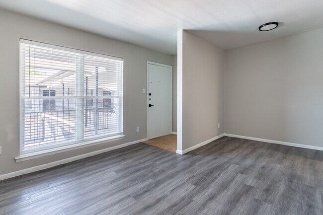 Building Photo - Tuscany Square Apartments