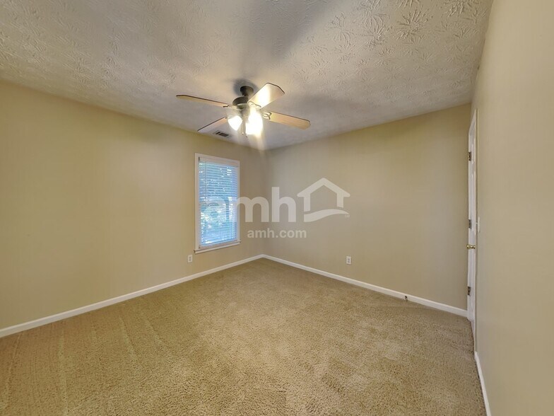 Building Photo - 5435 Silk Oak Way