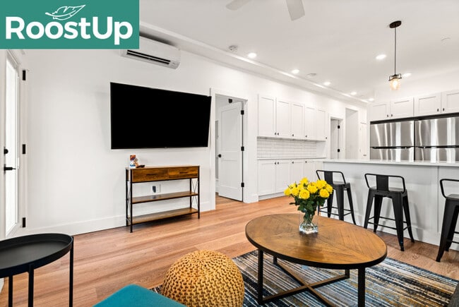 Building Photo - Furnished Bedroom with Private Bath in Jamaica Plain